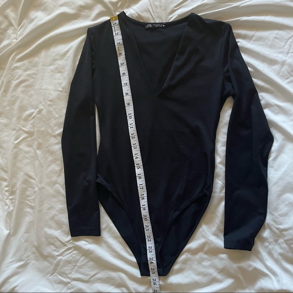 Zara “V” Neck Bodysuit - Picture 6 of 6